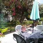 Le Parisien Hotel *