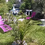 Le Parisien Hotel *