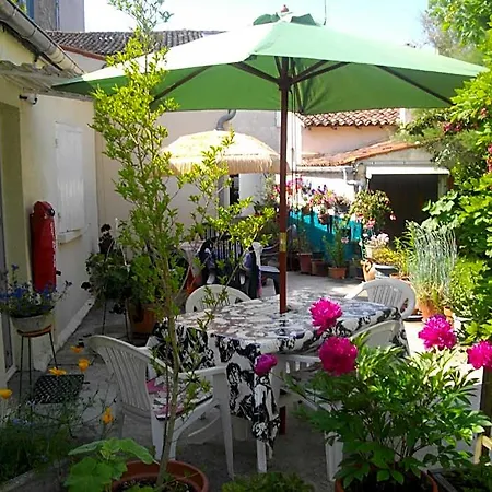 Le Parisien * Saintes
